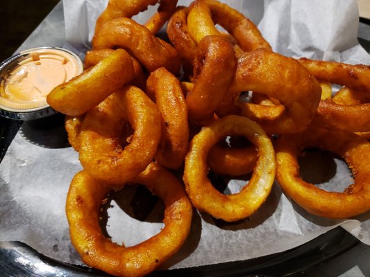 Onion rings as a starter during happy hour... yes please!