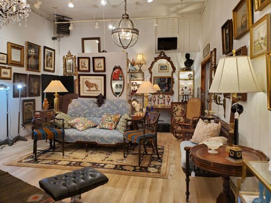 Hyde Park Antiques Center