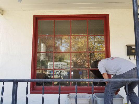 Remove old fashioned windows for better home energy efficiency. Replace with new vinyl windows installed by Quality Glass.