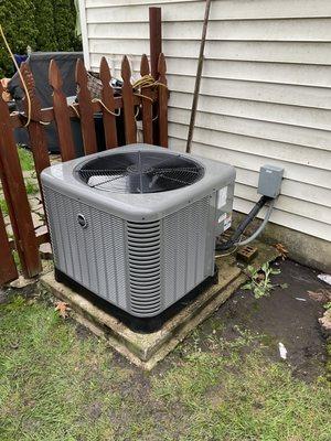 Brand new AC installed in a timely manner for a  customer in the southwest suburbs/