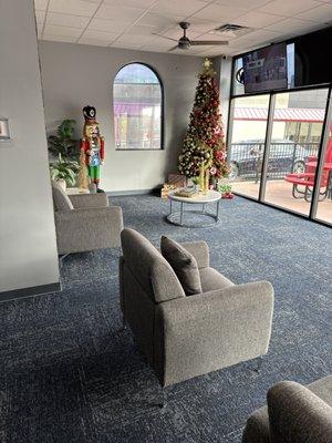 Cute holiday decor in the waiting area!