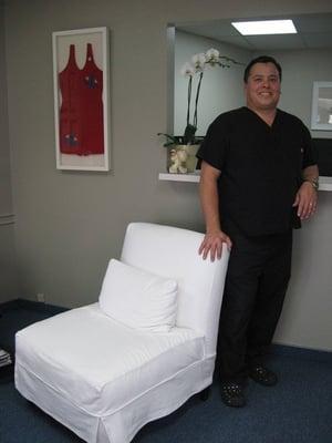 Dr. John E. Min specializes in improving your health by providing full chiropractic, massage & physiotherapy services