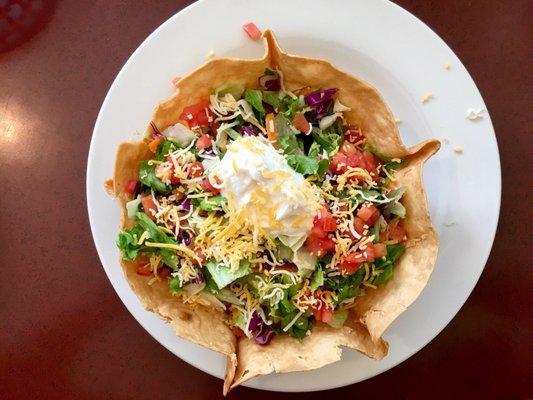 Taco salad with carnitas