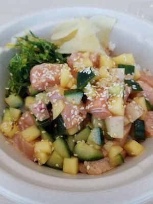 Salmon poké