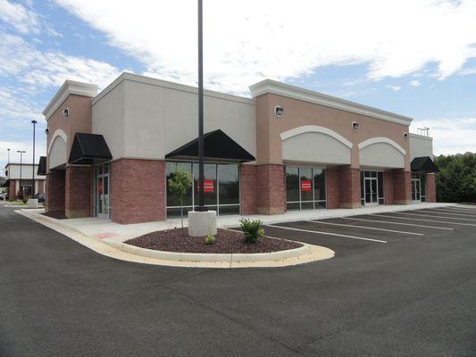 Deer Run Shopping Center - Retail Space