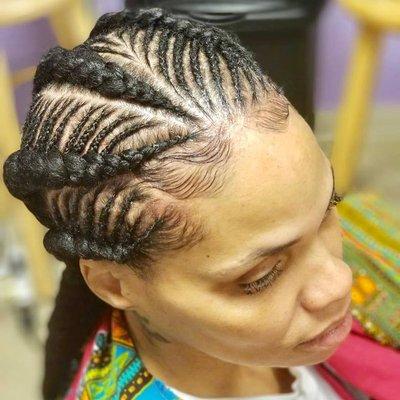 Dakar, Senegal Enjoy a relaxing atmosphere and the highest quality braiding styles