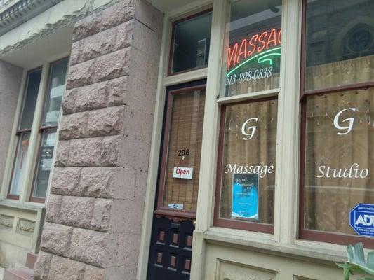 GG Massage Sudio 208 W. 8th Str, Cincinnati, OH 45202, (Tel)513-898-0838