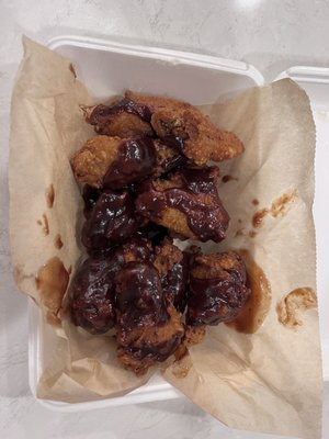 Dry breaded wings with not enough BBQ sauce