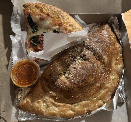 Calzone, Deep Dish Margherita Pizza