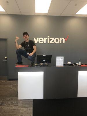 Emiliano... the most helpful, techy, kind Verizon guy!