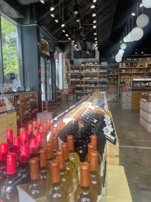 Treehaus Wine And Liquor Store