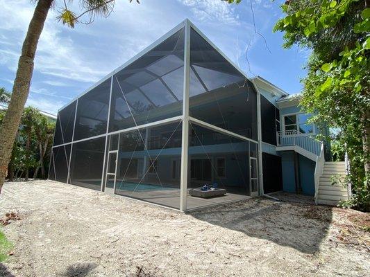 Large panoramic view windows and a clean worksite