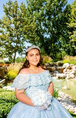 Quinceañera Photography.  Indio Quinceañera photographer.