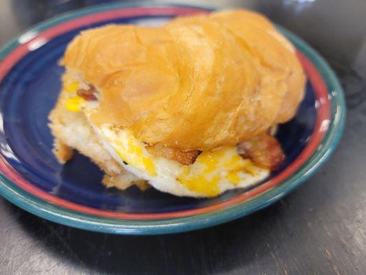 Bacon, Egg and cheese croissant