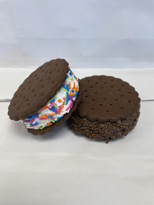 Ice cream sandwich