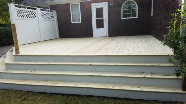 Finished deck - just waiting for the painter.