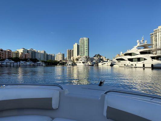 Cruise around marinas