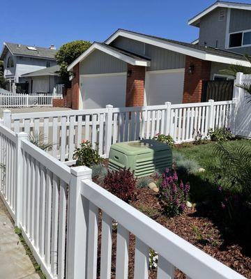 White vinyl semi privacy fence