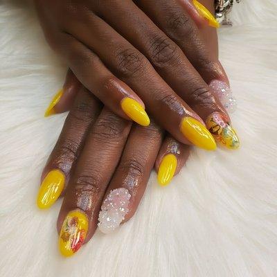 Acrylic plus Nail Art