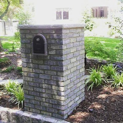 Brick mailbox and bluestone cap