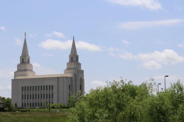 Kansas City Missouri Temple pictures from TempleVideos.com & ChurchOfJesusChristVideos.com