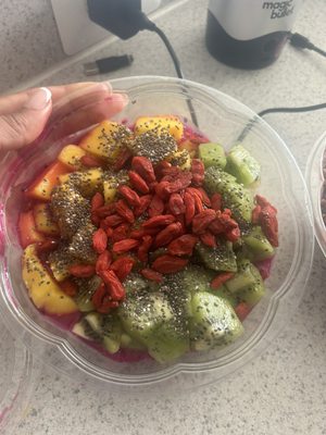 Amazon Bowl (swapped açaí base for dragon fruit base)