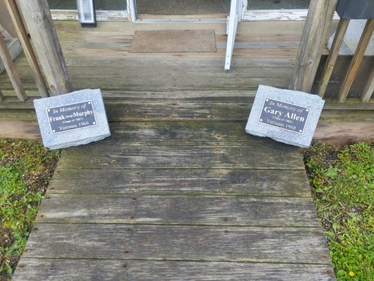 Granite Stones donated with plaques Pelaggi's mounted - all free of charge.