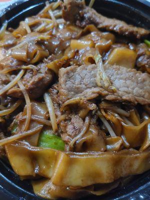 Beef chow fun