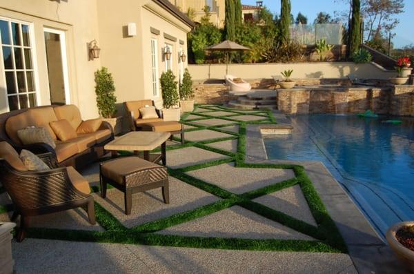 TigerTurf makes a perfect poolside accent!