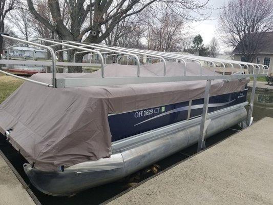 Pontoon delivered to boat lift