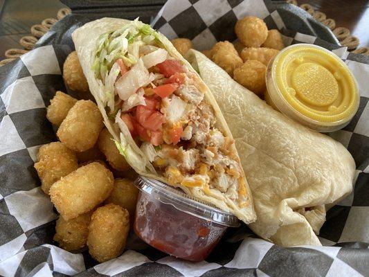 Fried chicken, tomato, lettuce, and goodness! It's a LOT of food!