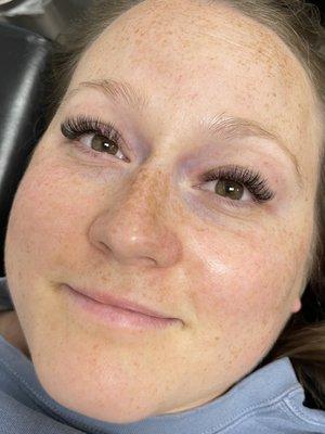 Light volume set of lashes