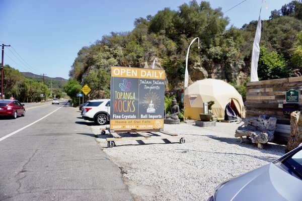 Ample store-front parking directly off of Topanga Canyon Blvd