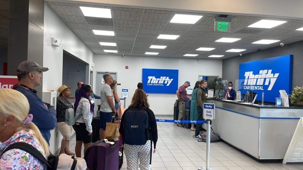 Long line for Dollar and Thrifty at BWI