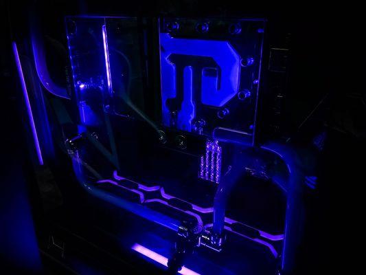 180° Reverse Project 
Case: Cooler Master C700M
Water Cooling System: EKWB