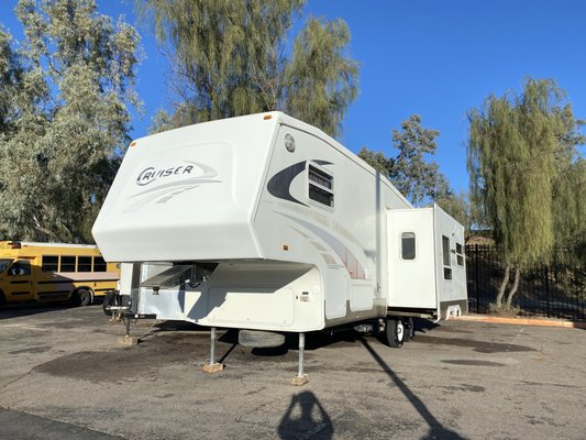 Fifth wheel Travel trailer Cash Buyer