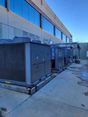 Air cooled chiller for Data center