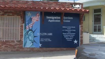 Unidad immigrant wall mural