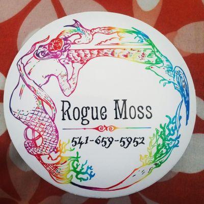 TrueJuice collaborates and supports other local artists and small businesses including RogueMoss Irish Sea Moss.