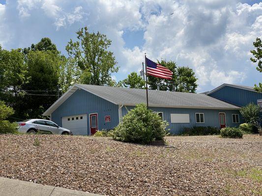 Find our blue metal building conveniently located in Osage Beach between the Case Rd and Nichols exits off 54 Expressway.