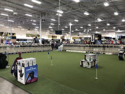 Huge putting area to try out new/used putters.