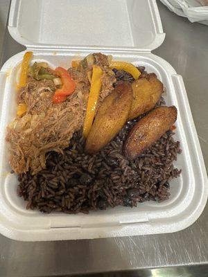 Moros, ropa vieja y maduros