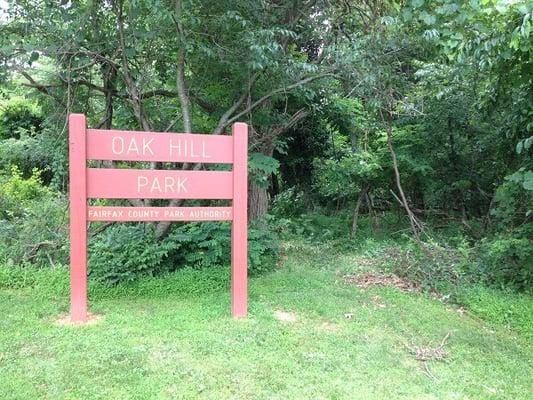 Oak Hill Park, Tarheel Way Trailhead