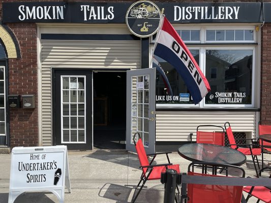 Welcome to Smokin' Tails Distillery!!!