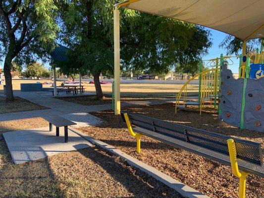 Plenty of seating and shade