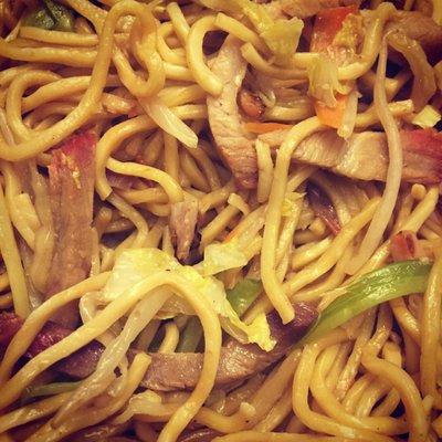 Pork lo mein