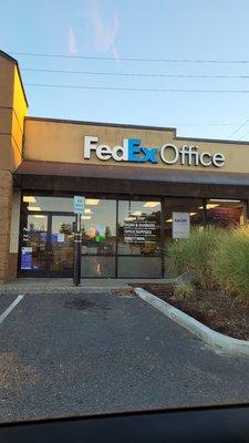 FedEx Office Print & Ship Center