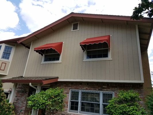 Old fashioned style awning