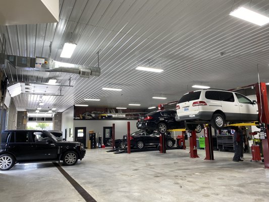 Clean and spacious state of the art service area. - Abe's Foreign Car Repair Service