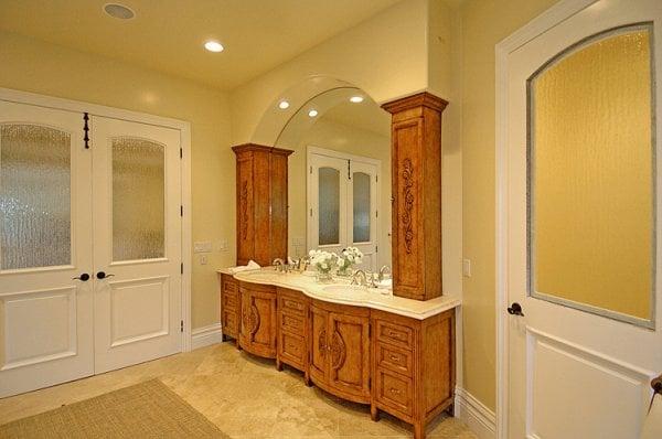 Custom Bathroom Vanities